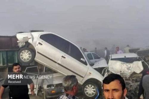 تصادف زنجیره ای درآزادراه زنجان 6 مصدوم برجا گذاشت