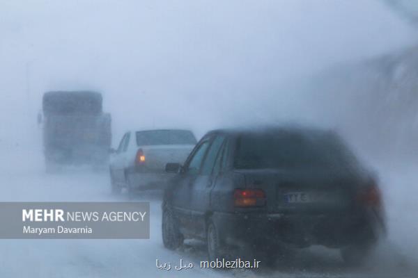 بارش باران و برف در جاده های ۱۸ استان