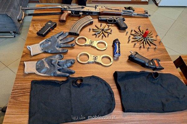 دستگیری یک فرد مسلح توسط پلیس ری کشف تجهیزات کامل برای شرارت به علاوه فیلم