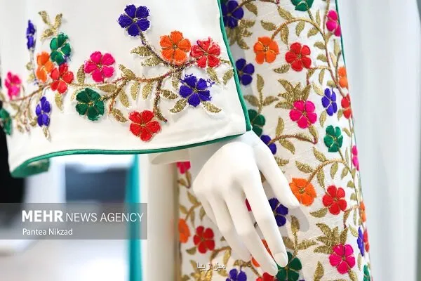 برخورد قانونی قاطع با باندهای قاچاق و تولید پوشاک مروج فرهنگ غربی